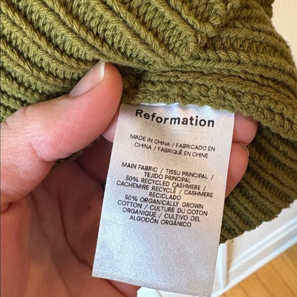 Reformation Olive Cable Knit Crewneck Sweater Size L - Picture 3 of 4